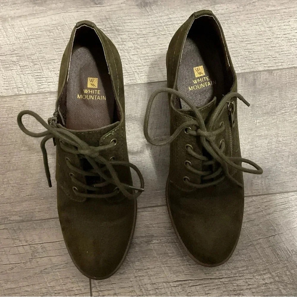 White Mountain Desaray Lace Up Stacked Heel Bootie Size 8M - Picture 5 of 8